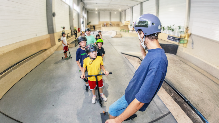 aktywne_polkolonie_summer_camp_warsztaty_hulajnoga